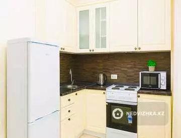 1-комнатная квартира, этаж 5 из 21, 45 м², Посуточно, миниатюра 6