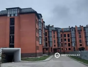 4-комнатная квартира, этаж 2 из 5, 152 м², миниатюра 2