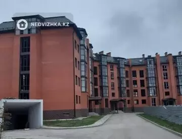 4-комнатная квартира, этаж 3 из 5, 207 м², миниатюра 2