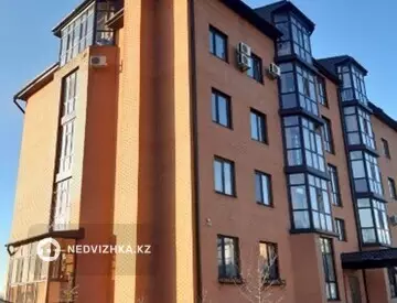 4-комнатная квартира, этаж 3 из 5, 207 м², миниатюра 1