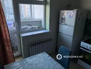 2-комнатная квартира, этаж 3 из 13, 64 м², миниатюра 8