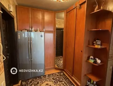 4-комнатная квартира, этаж 3 из 12, 103 м²