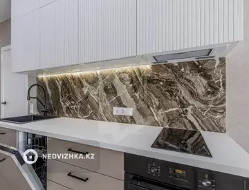 1-комнатная квартира, этаж 5 из 12, 37 м², Посуточно, миниатюра 9