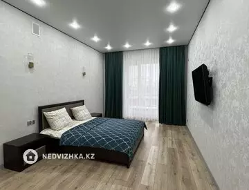 2-комнатная квартира, этаж 2 из 10, 84 м², Посуточно, миниатюра 7