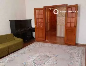 2-комнатная квартира, этаж 2 из 4, 65 м², На длительный срок