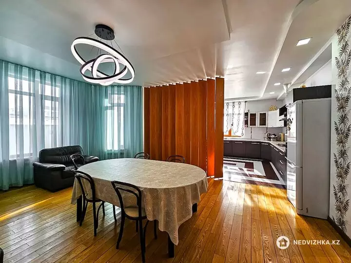 8-комнатный дом, 7.5 соток, 520 м², фотография 2