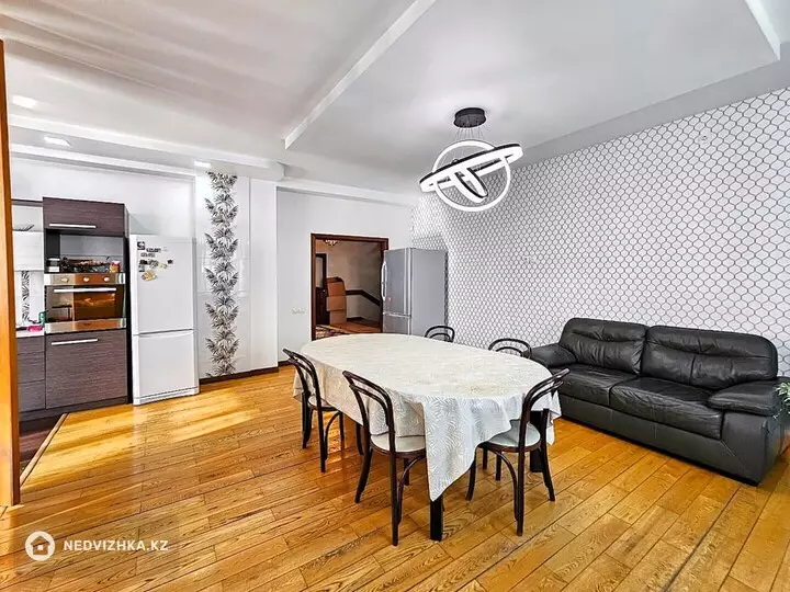 8-комнатный дом, 7.5 соток, 520 м², фотография 5