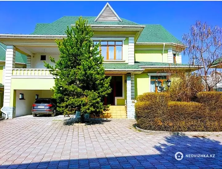 8-комнатный дом, 7.5 соток, 520 м²