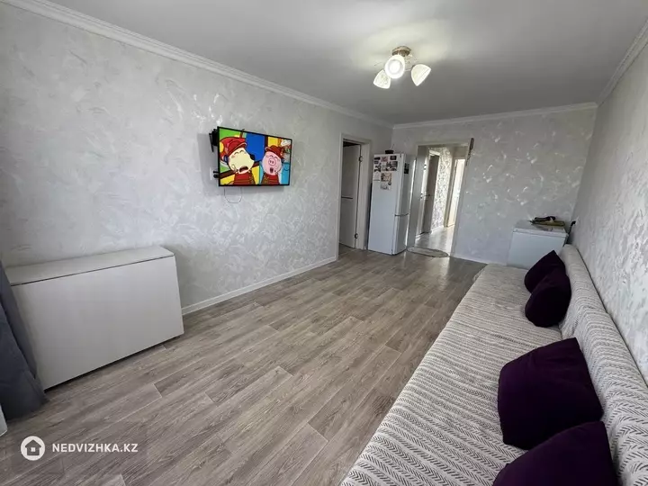 3-комнатная квартира, этаж 5 из 5, 64 м², фотография 2