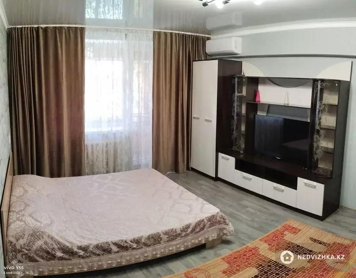 1-комнатная квартира, этаж 3 из 3, 43 м², Посуточно, фотография 2