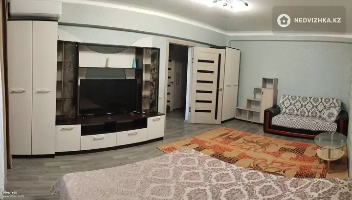 1-комнатная квартира, этаж 3 из 3, 43 м², Посуточно, фотография 3