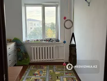 4-комнатная квартира, этаж 4 из 5, 101 м²