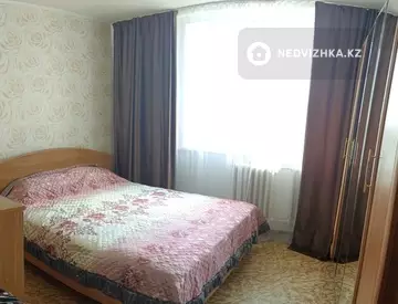 2-комнатная квартира, этаж 9 из 9, 52 м², миниатюра 2