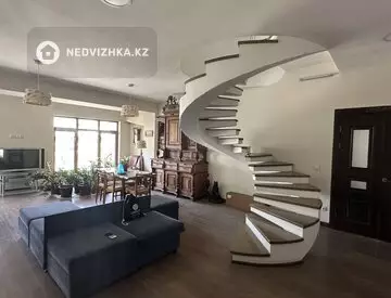 5-комнатная квартира, этаж 13 из 12, 295 м², На длительный срок