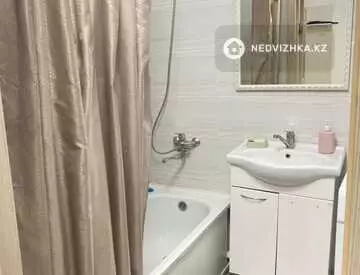 1-комнатная квартира, этаж 2 из 24, 40 м², Посуточно, миниатюра 2