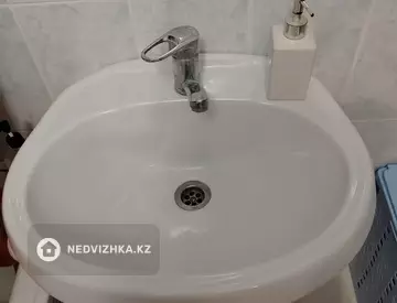 1-комнатная квартира, этаж 8 из 9, 37 м², миниатюра 10