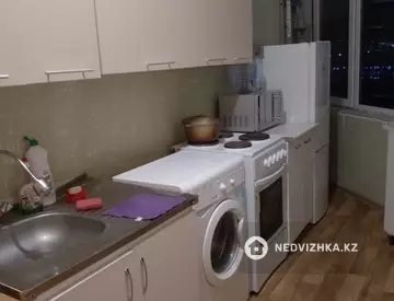 1-комнатная квартира, этаж 9 из 9, 30 м², По часам