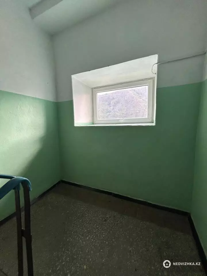 3-комнатная квартира, этаж 5 из 5, 64 м², фотография 5