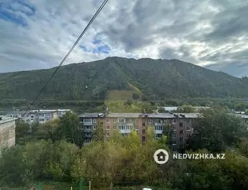 3-комнатная квартира, этаж 5 из 5, 64 м², миниатюра 2