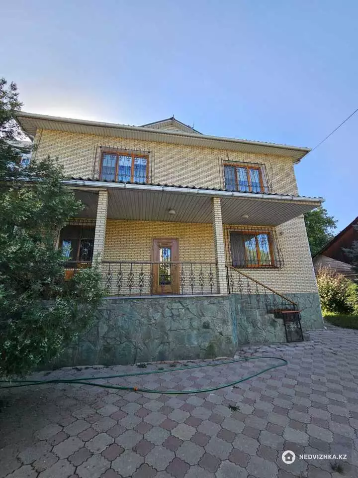 7-комнатный дом, 10 соток, 405 м², фотография 5