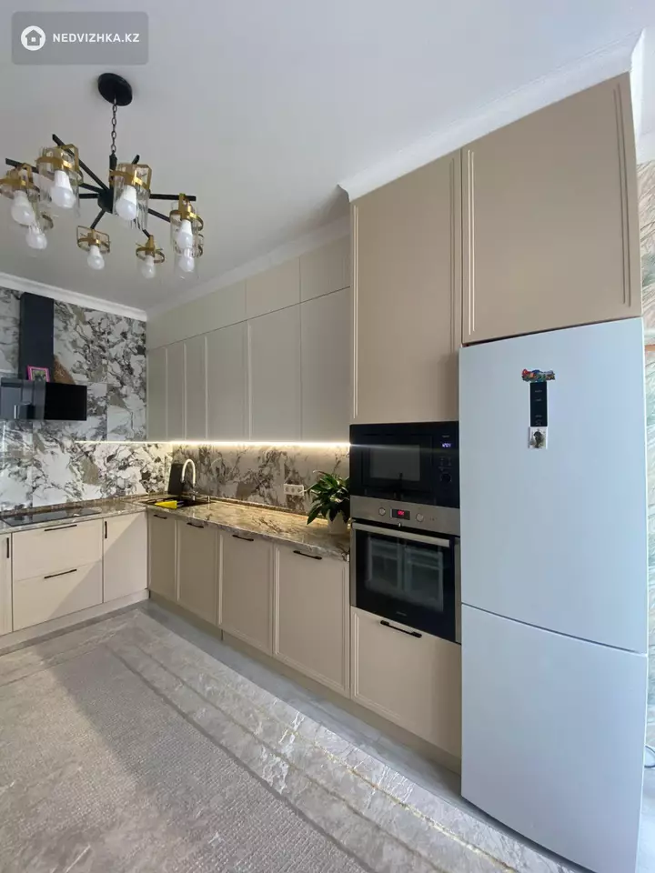 3-комнатная квартира, этаж 17 из 17, 93 м², фотография 4