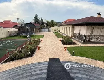7-комнатный дом, 13 соток, 750 м²