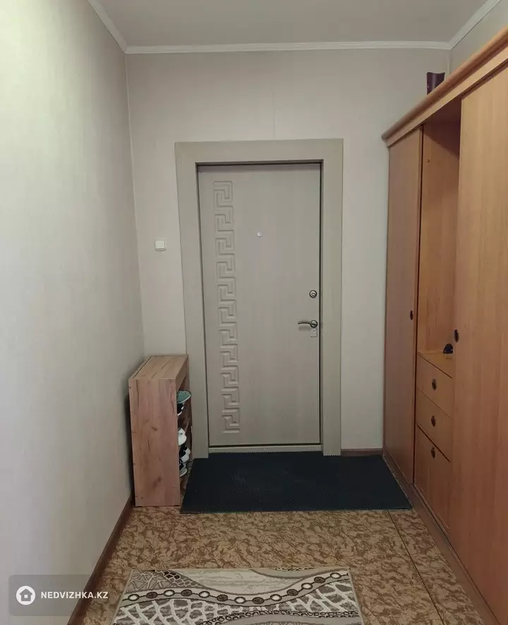 2-комнатная квартира, этаж 9 из 9, 52 м², фотография 3