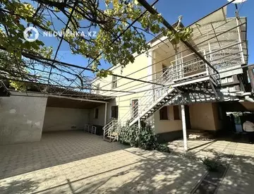 6-бөлмелі үй, 8 соттық, 260 м², 1-нобай