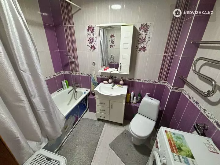 3-комнатная квартира, этаж 4 из 5, 74 м², фотография 4