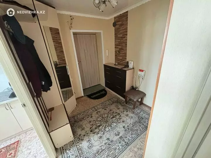 3-комнатная квартира, этаж 4 из 5, 74 м², фотография 5