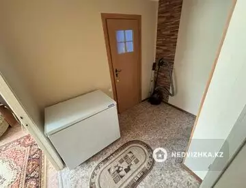 3-комнатная квартира, этаж 4 из 5, 74 м², миниатюра 6