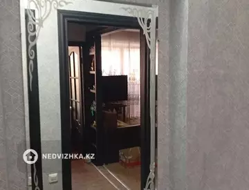 2-комнатная квартира, этаж 3 из 3, 46 м², миниатюра 2