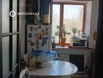 2-комнатная квартира, этаж 3 из 3, 46 м², миниатюра 8