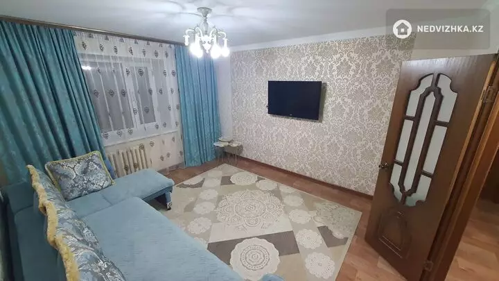 2-комнатная квартира, этаж 5 из 13, 52 м², фотография 3