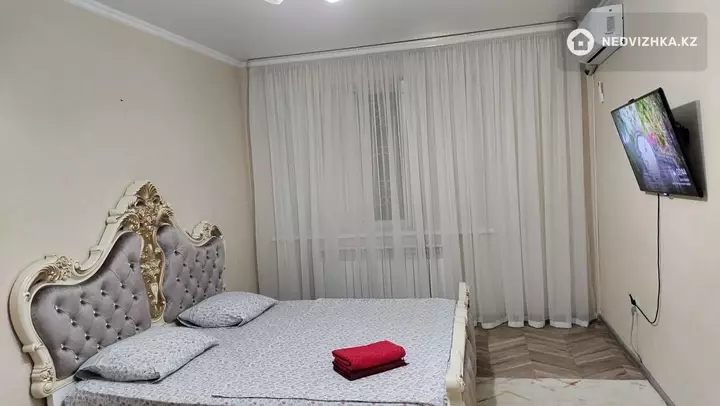 1-комнатная квартира, этаж 1 из 5, 50 м², Посуточно, фотография 3