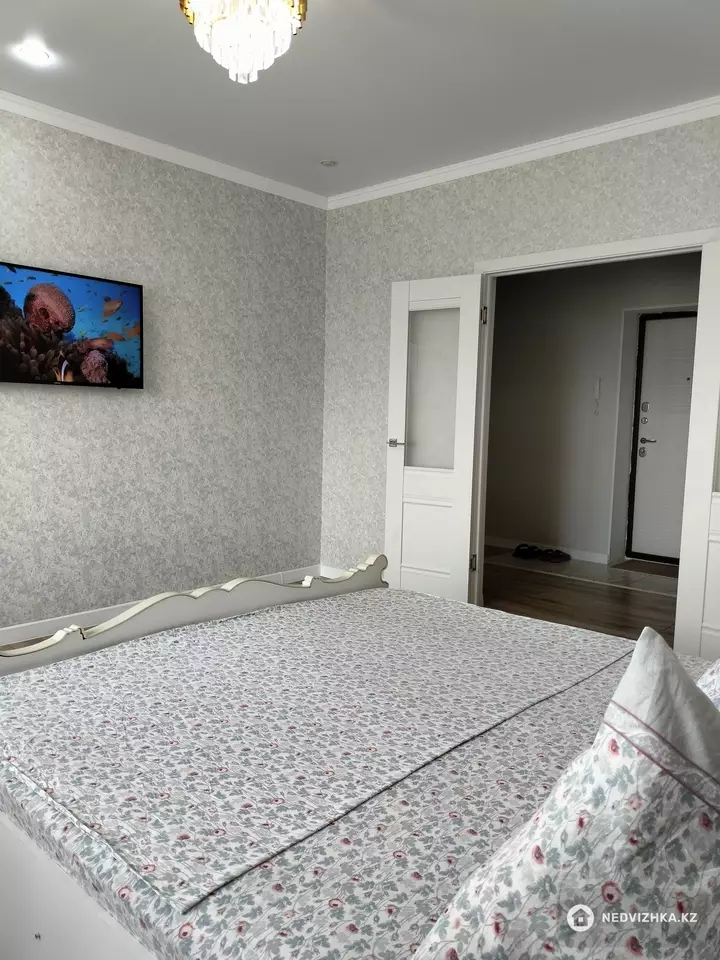 2-комнатная квартира, этаж 3 из 5, 70 м², Посуточно, фотография 3