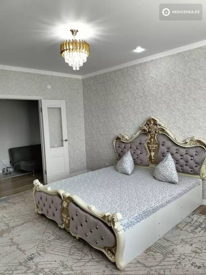 2-комнатная квартира, этаж 3 из 5, 70 м², Посуточно, фотография 4