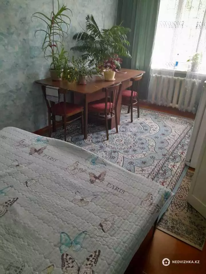 3-комнатная квартира, этаж 2 из 4, 58 м², фотография 4