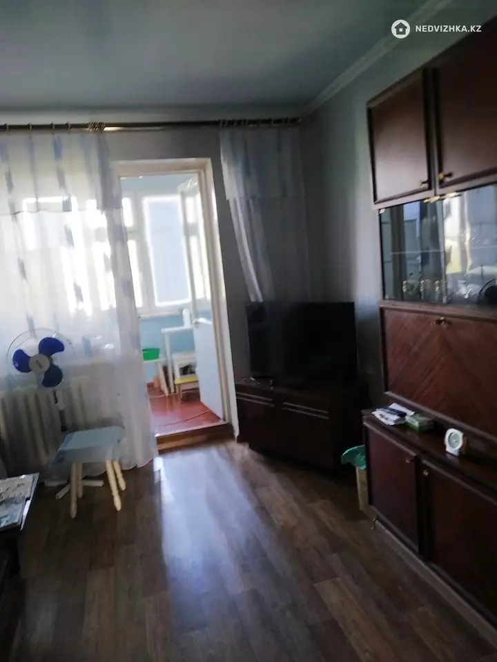 3-комнатная квартира, этаж 4 из 5, 64 м², фотография 5