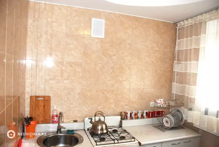 2-бөлмелі пәтер, қабат 1 барлық қабат саны 4, 43 м², Посуточно, 5-фотосурет
