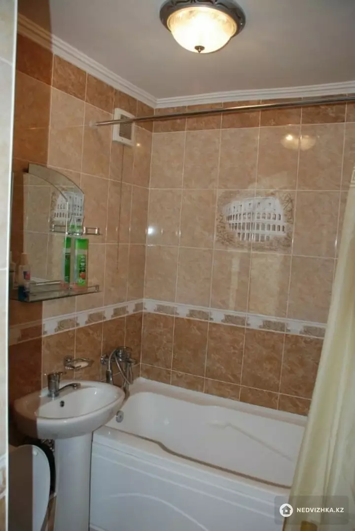 2-комнатная квартира, этаж 13 из 3, 43 м², Посуточно, фотография 3
