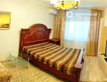 2-комнатная квартира, этаж 1 из 5, 55 м², Посуточно, миниатюра 1
