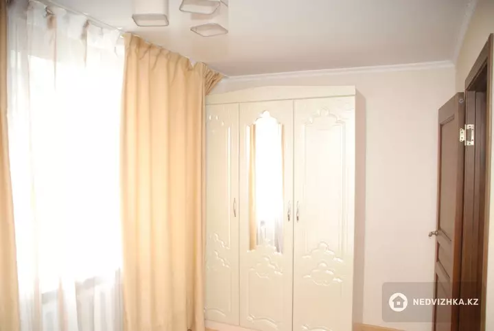 2-бөлмелі пәтер, қабат 3 барлық қабат саны 4, 43 м², Посуточно, 5-фотосурет