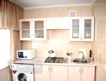 2-комнатная квартира, этаж 3 из 4, 43 м², Посуточно, миниатюра 2