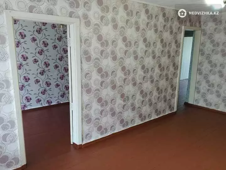 3-комнатная квартира, этаж 1 из 3, 55 м², фотография 4