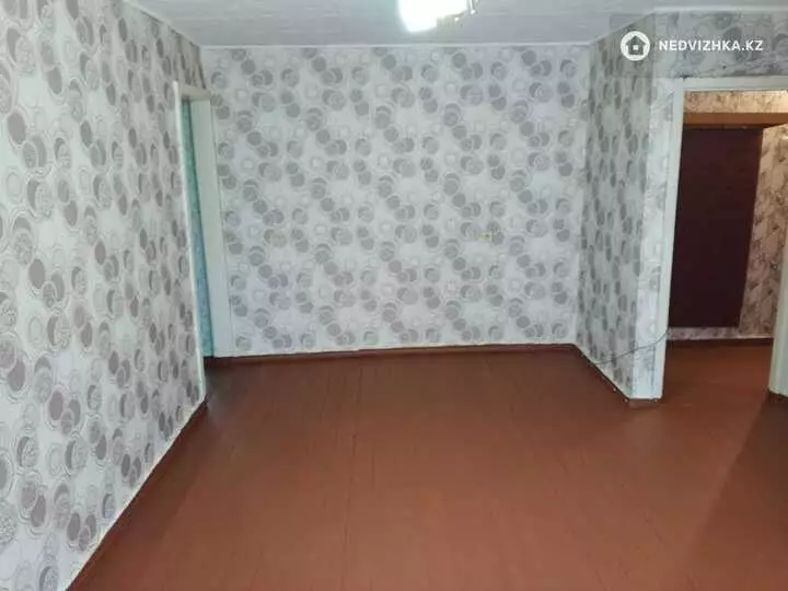 3-комнатная квартира, этаж 1 из 3, 55 м², фотография 2