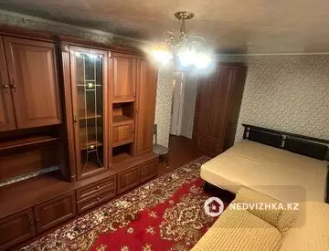 1-комнатная квартира, этаж 3 из 4, 35 м², На длительный срок, миниатюра 1