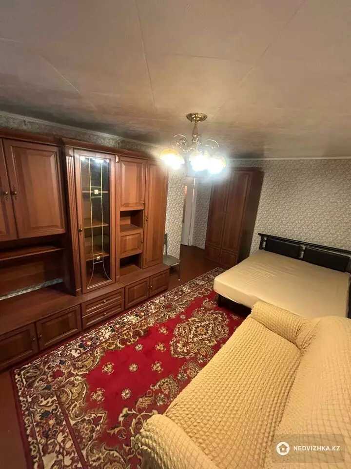 1-комнатная квартира, этаж 3 из 4, 35 м², На длительный срок