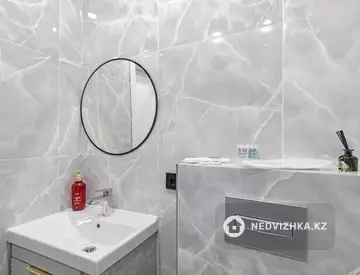 2-комнатная квартира, этаж 10 из 10, 40 м², Посуточно, миниатюра 11