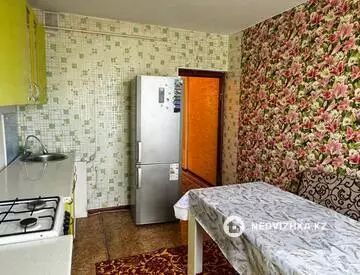 1-комнатная квартира, этаж 1 из 5, 42 м², миниатюра 2
